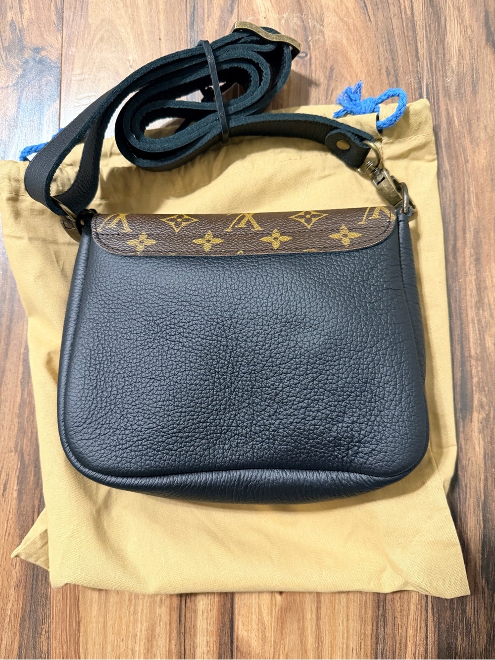 New Vintage Boho Louis Vuitton Monogram Odyssey Crossbody Bag in Black - Picture 3 of 6
